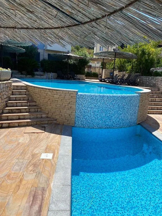 Maritime Villa Salena, Apartment Pool And Beach Slatine Hırvatistan