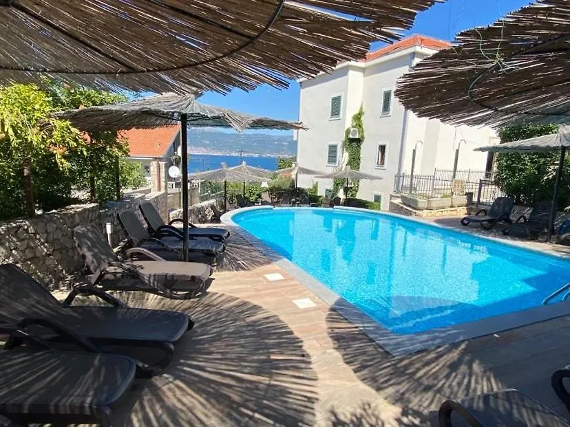 Maritime Villa Salena, Apartment Pool And Beach Slatine